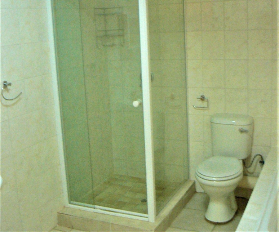 To Let 2 Bedroom Property for Rent in Waterkloof Ridge Gauteng