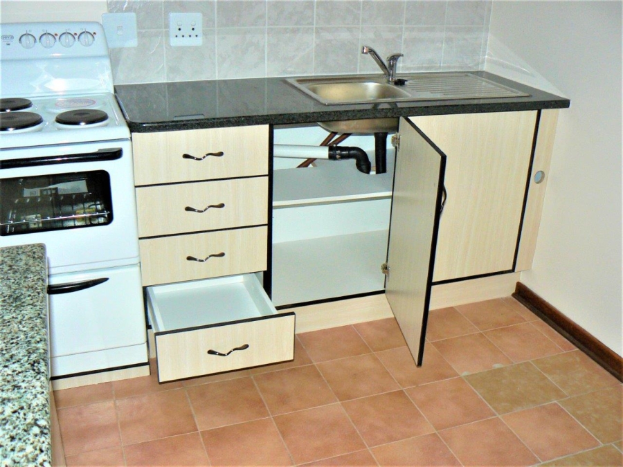 To Let 2 Bedroom Property for Rent in Waterkloof Ridge Gauteng
