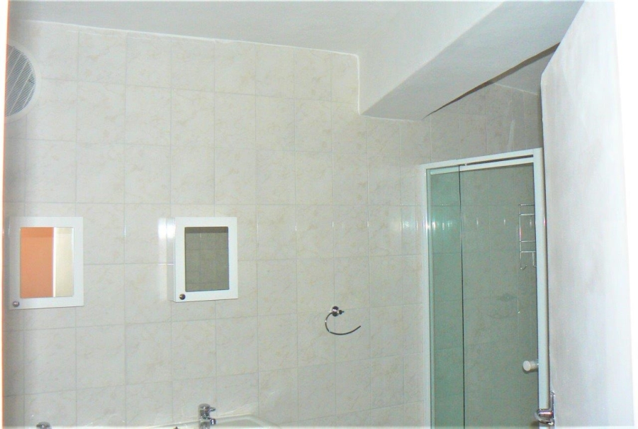 To Let 2 Bedroom Property for Rent in Waterkloof Ridge Gauteng