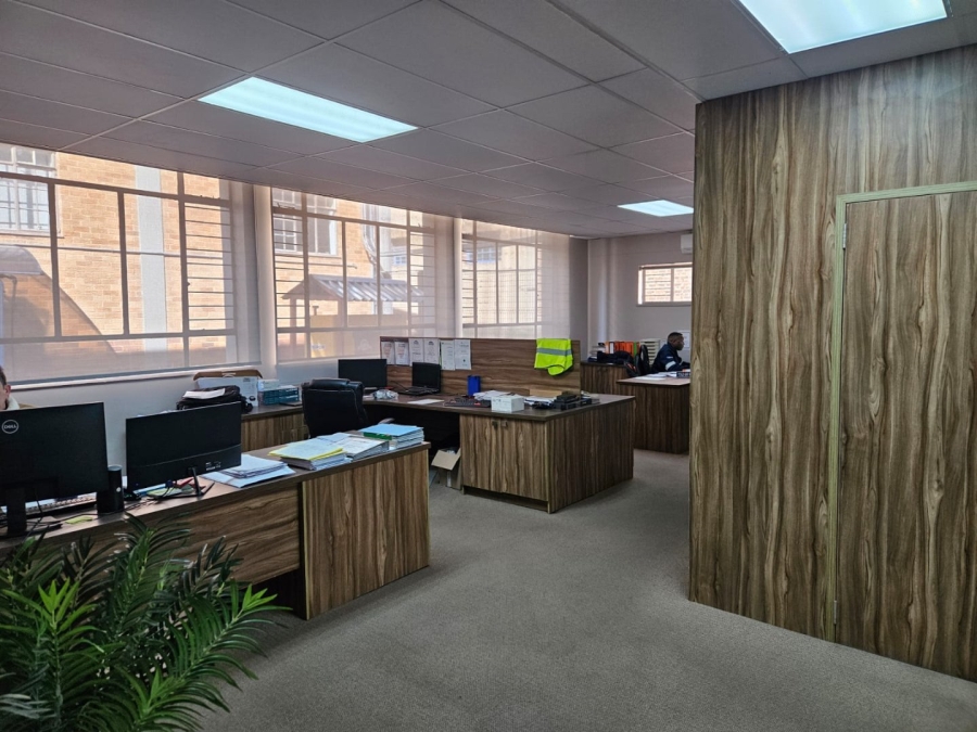  Bedroom Property for Sale in Robertsham Gauteng
