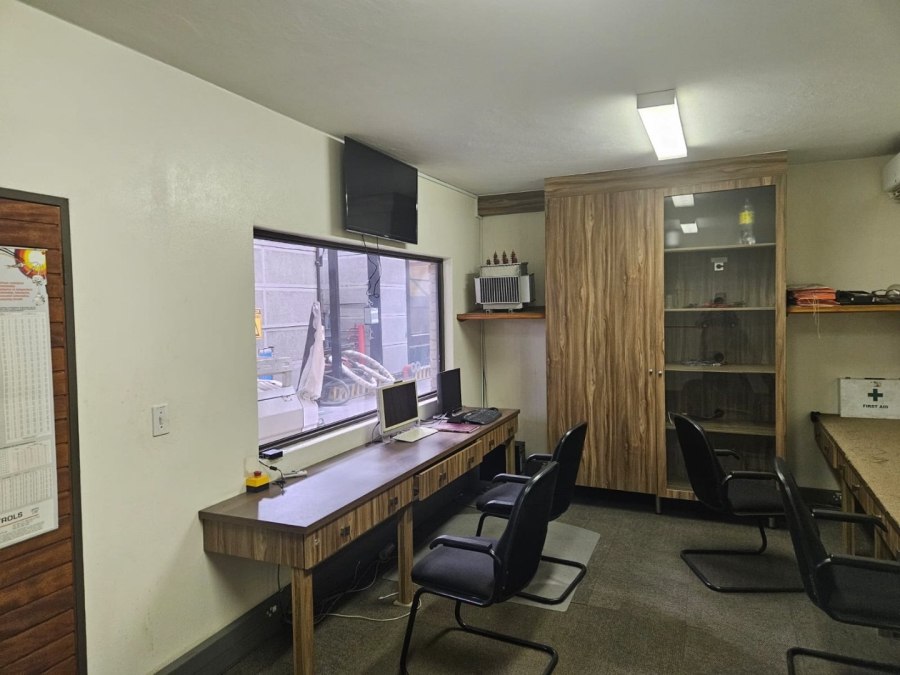  Bedroom Property for Sale in Robertsham Gauteng