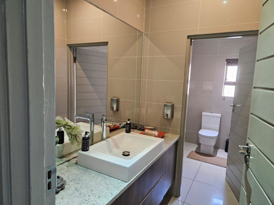 Bedroom Property for Sale in Robertsham Gauteng
