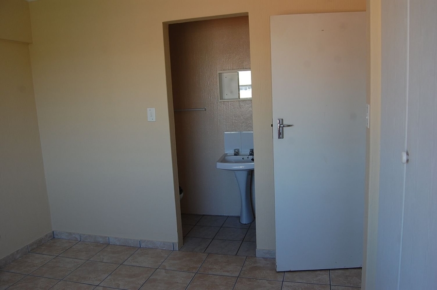 1 Bedroom Property for Sale in Wonderboom South Gauteng