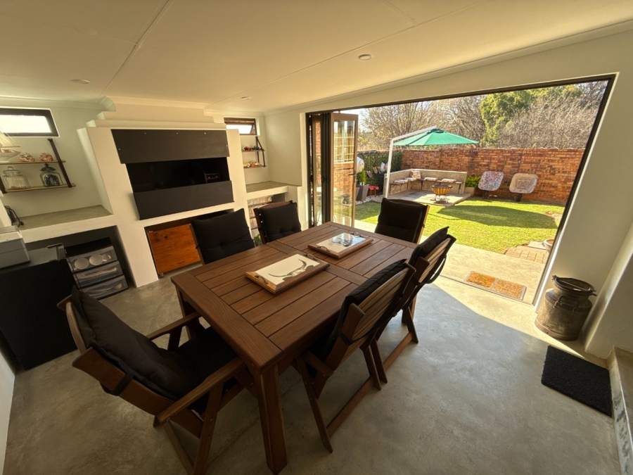 2 Bedroom Property for Sale in Highveld Gauteng