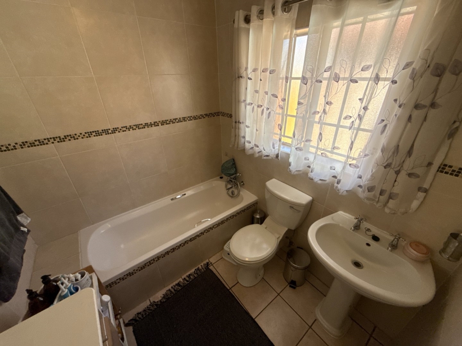 2 Bedroom Property for Sale in Highveld Gauteng