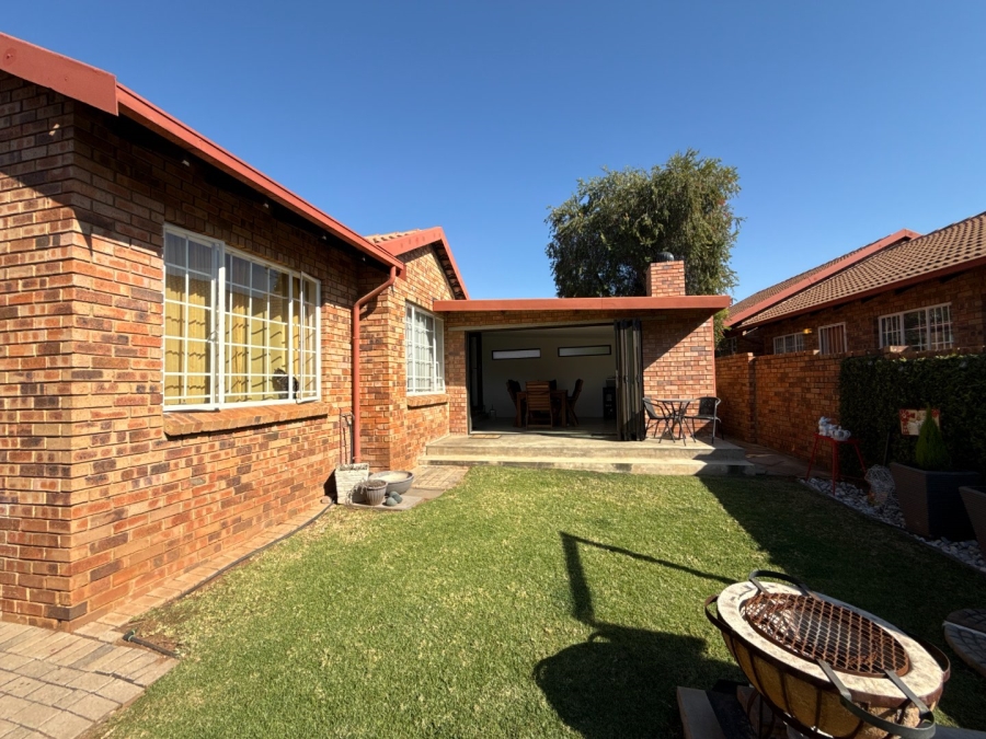2 Bedroom Property for Sale in Highveld Gauteng