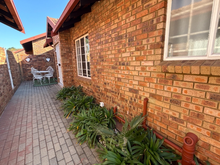 2 Bedroom Property for Sale in Highveld Gauteng