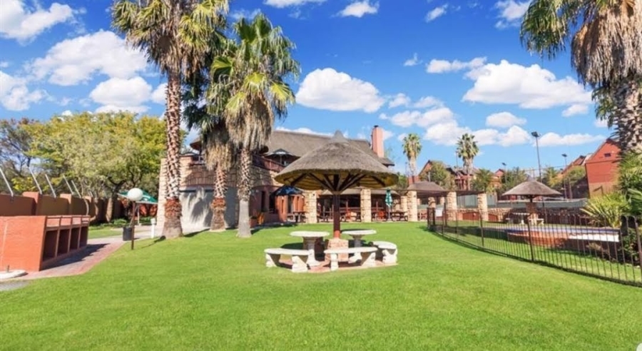 To Let 2 Bedroom Property for Rent in Magaliessig Gauteng