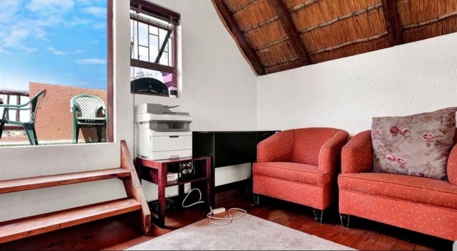 To Let 2 Bedroom Property for Rent in Magaliessig Gauteng