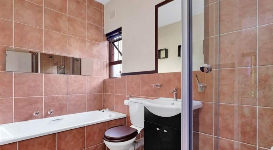 To Let 2 Bedroom Property for Rent in Magaliessig Gauteng