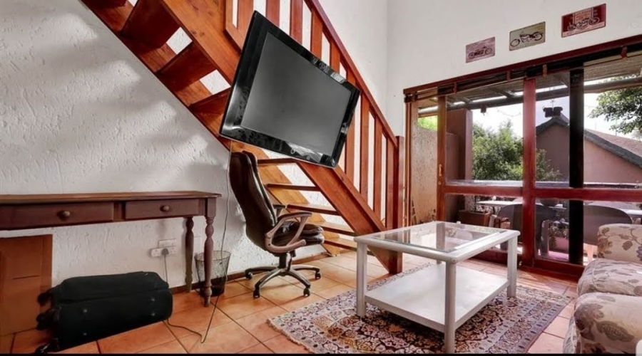 To Let 2 Bedroom Property for Rent in Magaliessig Gauteng