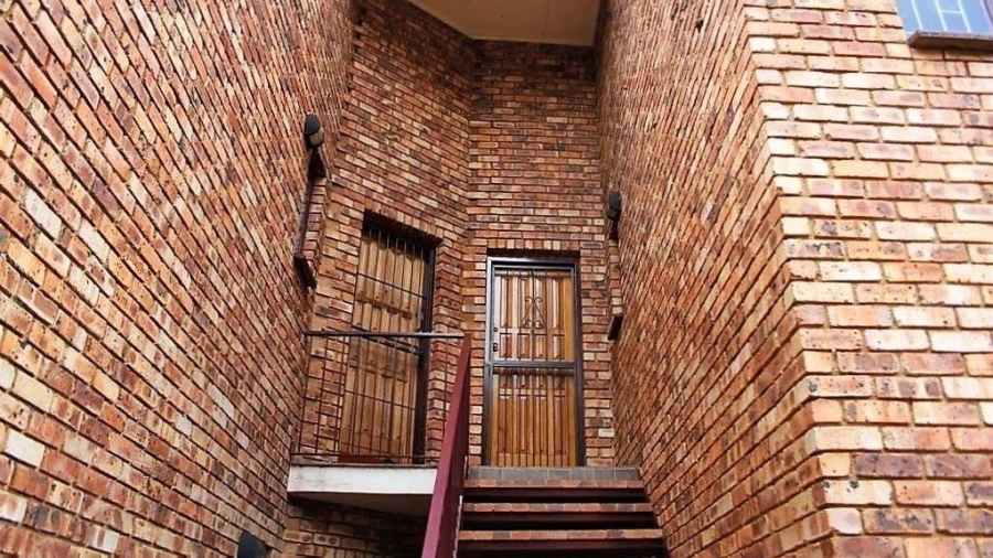 To Let 2 Bedroom Property for Rent in Pierre Van Ryneveld Gauteng