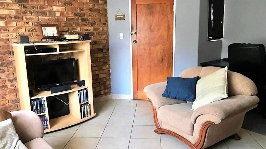 To Let 2 Bedroom Property for Rent in Pierre Van Ryneveld Gauteng