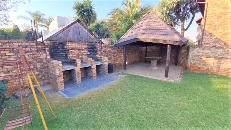 To Let 2 Bedroom Property for Rent in Pierre Van Ryneveld Gauteng