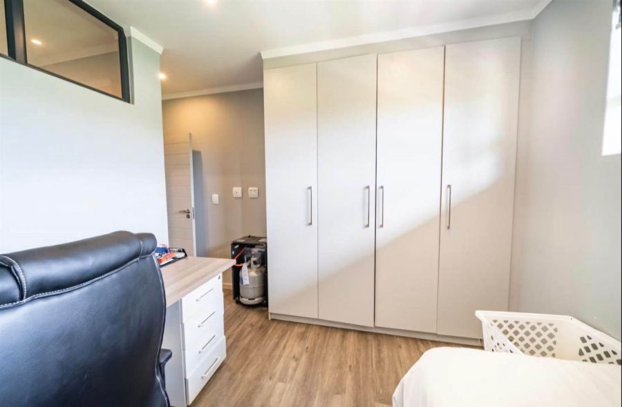 To Let 2 Bedroom Property for Rent in Rosebank Gauteng
