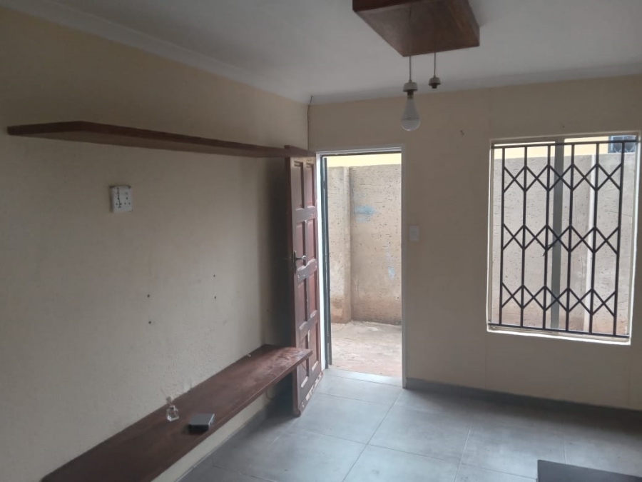 2 Bedroom Property for Sale in Savanna City Gauteng