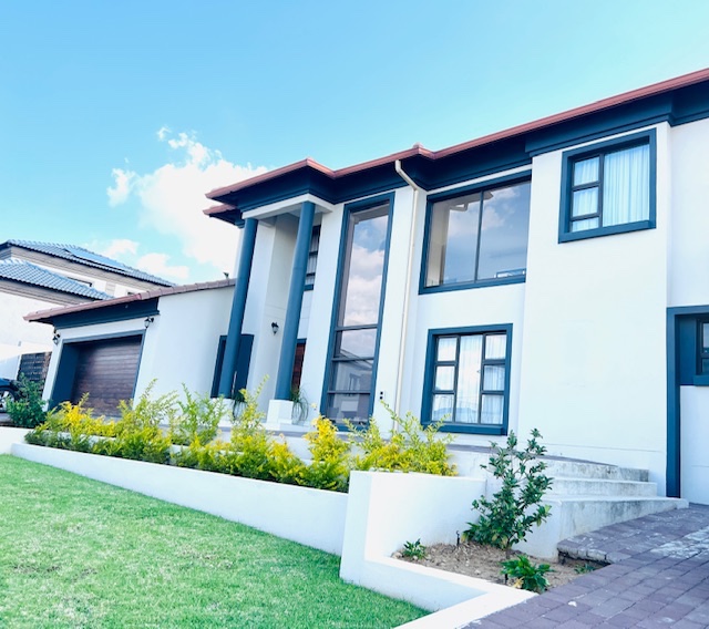 To Let 5 Bedroom Property for Rent in Blue Valley Golf Estate Gauteng