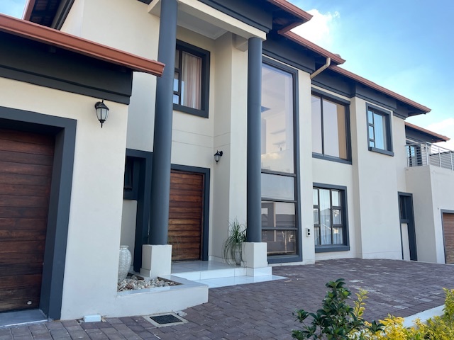 To Let 5 Bedroom Property for Rent in Blue Valley Golf Estate Gauteng