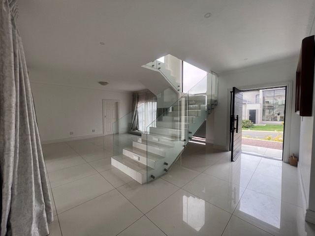 To Let 5 Bedroom Property for Rent in Blue Valley Golf Estate Gauteng