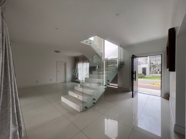 To Let 5 Bedroom Property for Rent in Blue Valley Golf Estate Gauteng