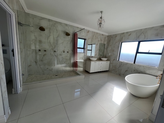 To Let 5 Bedroom Property for Rent in Blue Valley Golf Estate Gauteng