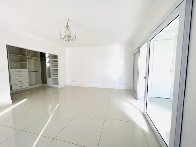 To Let 5 Bedroom Property for Rent in Blue Valley Golf Estate Gauteng