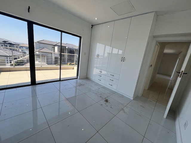 To Let 5 Bedroom Property for Rent in Blue Valley Golf Estate Gauteng