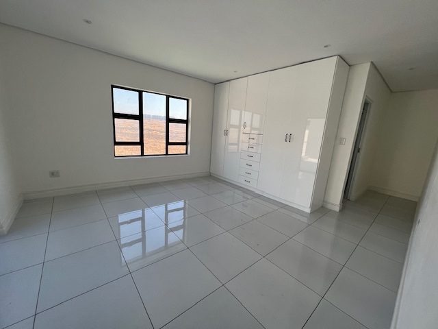To Let 5 Bedroom Property for Rent in Blue Valley Golf Estate Gauteng