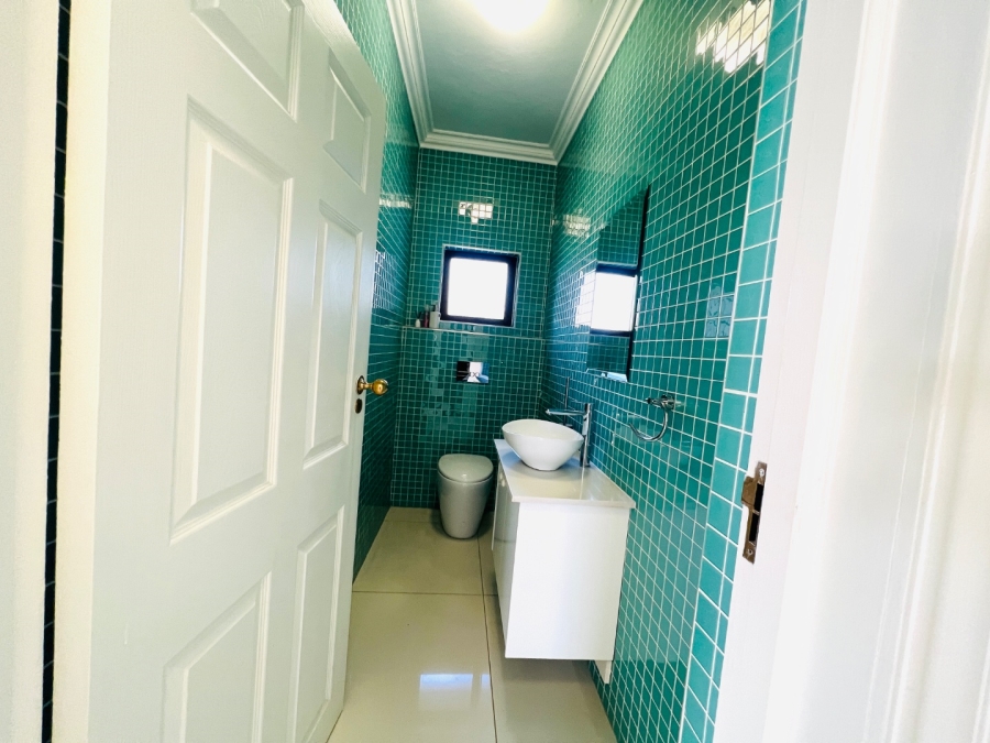 To Let 5 Bedroom Property for Rent in Blue Valley Golf Estate Gauteng