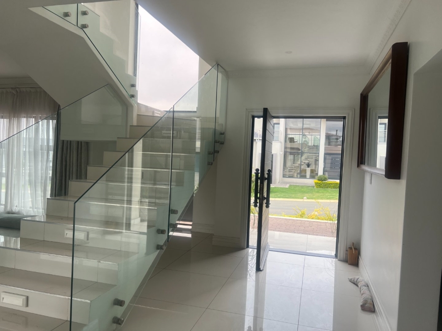 To Let 5 Bedroom Property for Rent in Blue Valley Golf Estate Gauteng
