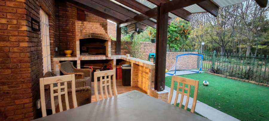 3 Bedroom Property for Sale in Hennopspark Gauteng