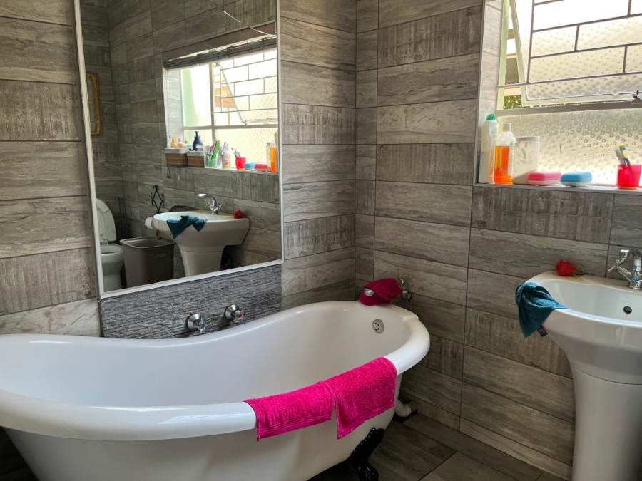 4 Bedroom Property for Sale in Sunward Park Gauteng