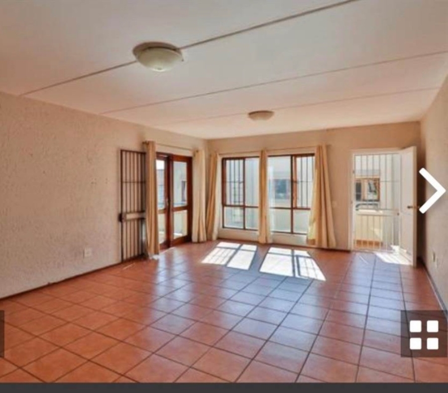 To Let 2 Bedroom Property for Rent in Magaliessig Gauteng