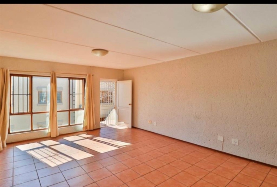 To Let 2 Bedroom Property for Rent in Magaliessig Gauteng