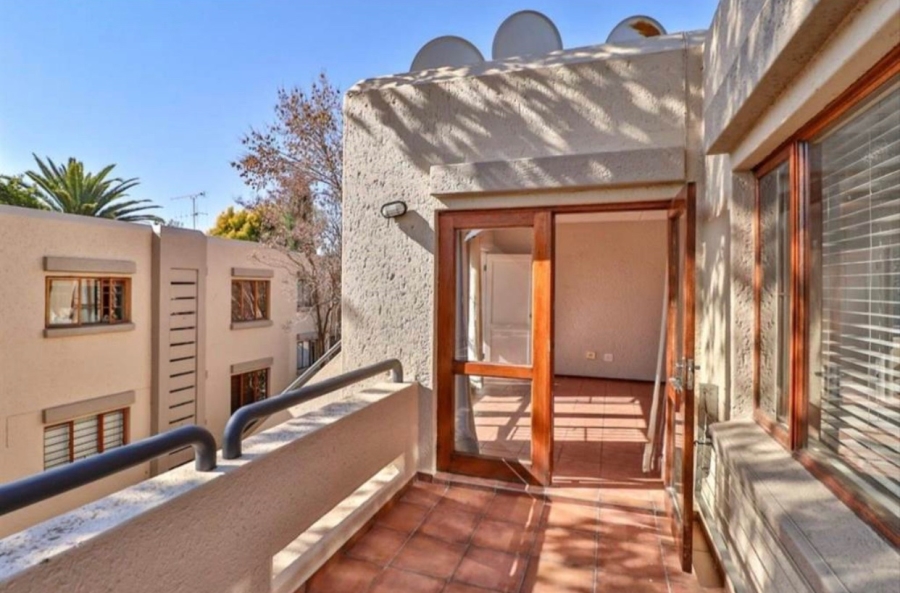 To Let 2 Bedroom Property for Rent in Magaliessig Gauteng