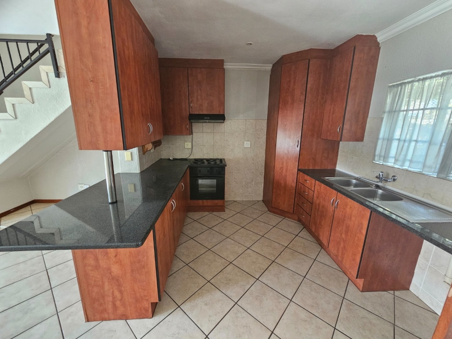 3 Bedroom Property for Sale in Annlin Gauteng
