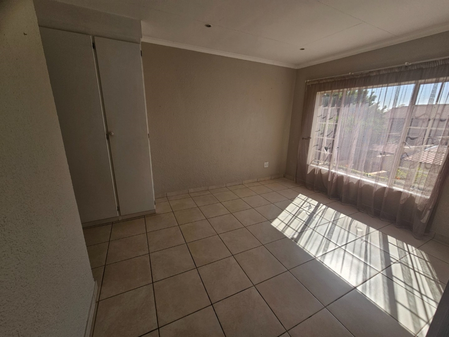 3 Bedroom Property for Sale in Annlin Gauteng