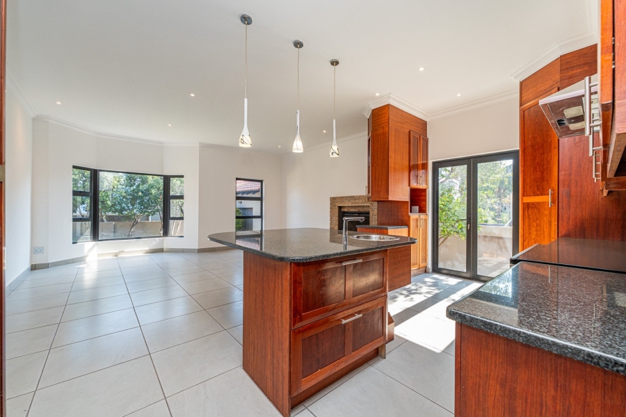 4 Bedroom Property for Sale in Pinehaven Gauteng