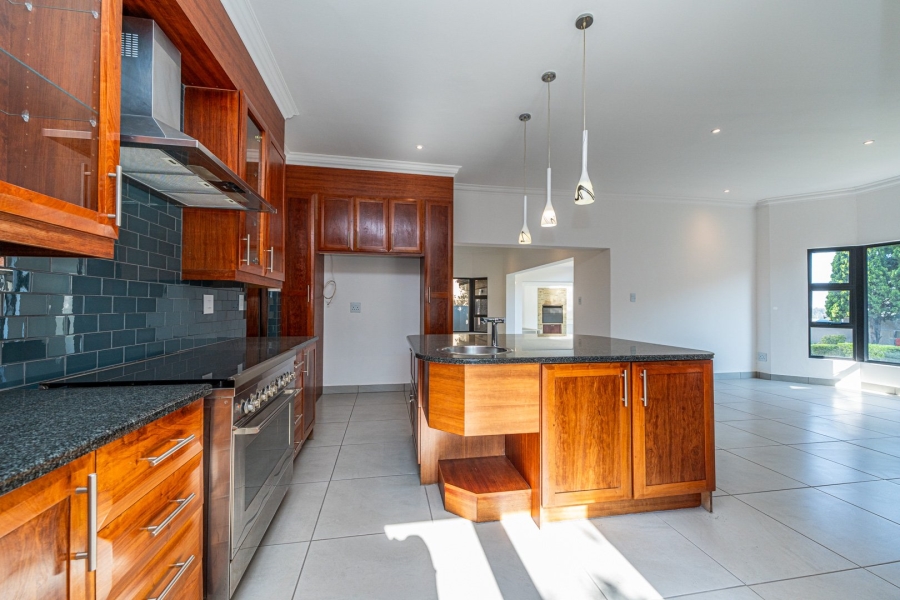 4 Bedroom Property for Sale in Pinehaven Gauteng