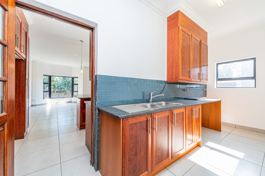 4 Bedroom Property for Sale in Pinehaven Gauteng