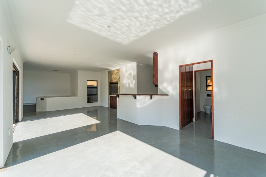 4 Bedroom Property for Sale in Pinehaven Gauteng