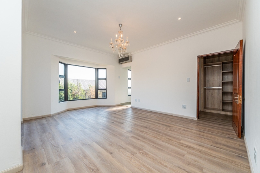 4 Bedroom Property for Sale in Pinehaven Gauteng