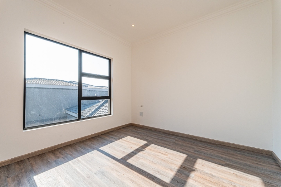 4 Bedroom Property for Sale in Pinehaven Gauteng