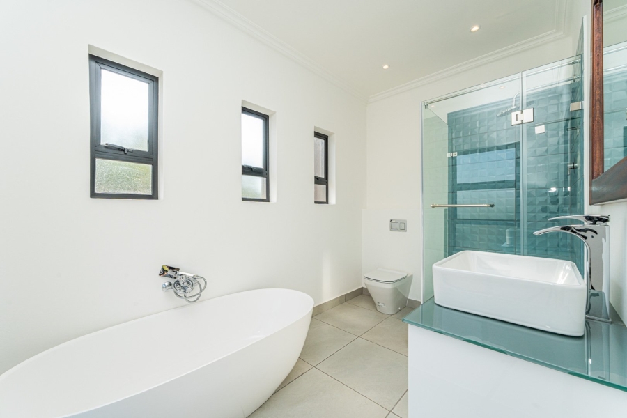 4 Bedroom Property for Sale in Pinehaven Gauteng