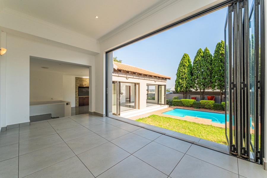 4 Bedroom Property for Sale in Pinehaven Gauteng
