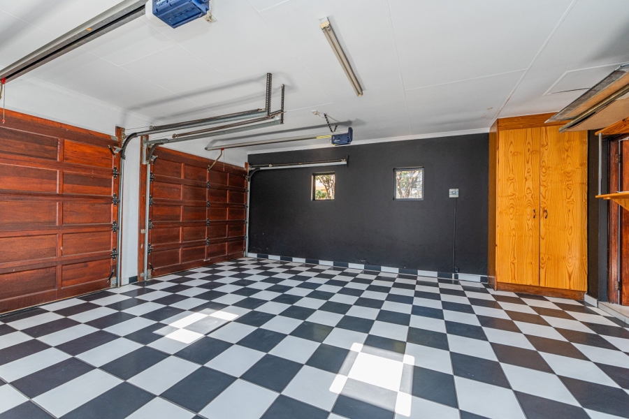 4 Bedroom Property for Sale in Pinehaven Gauteng