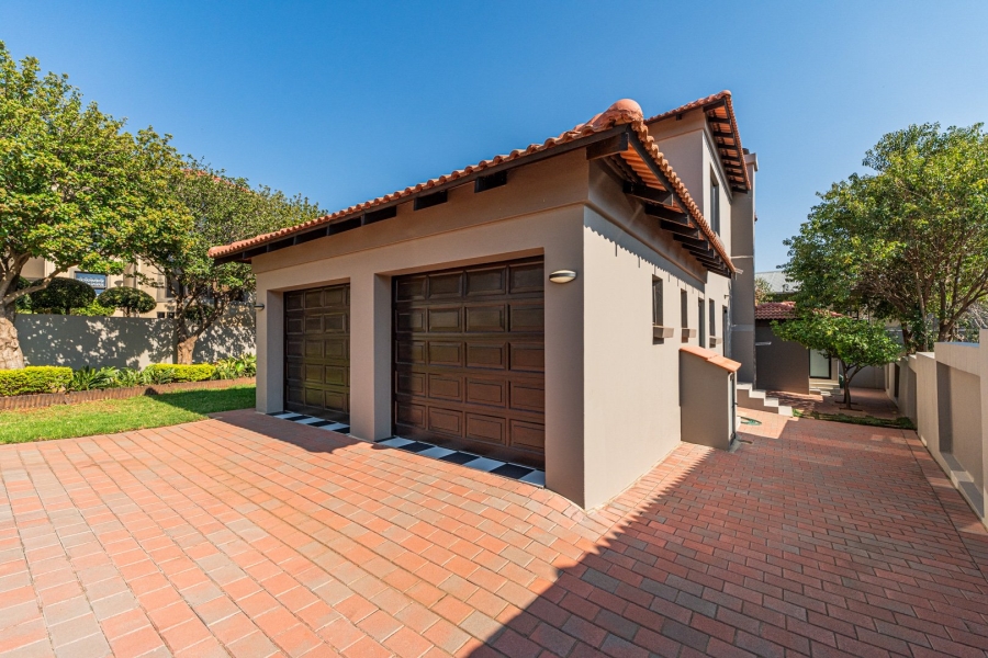 4 Bedroom Property for Sale in Pinehaven Gauteng