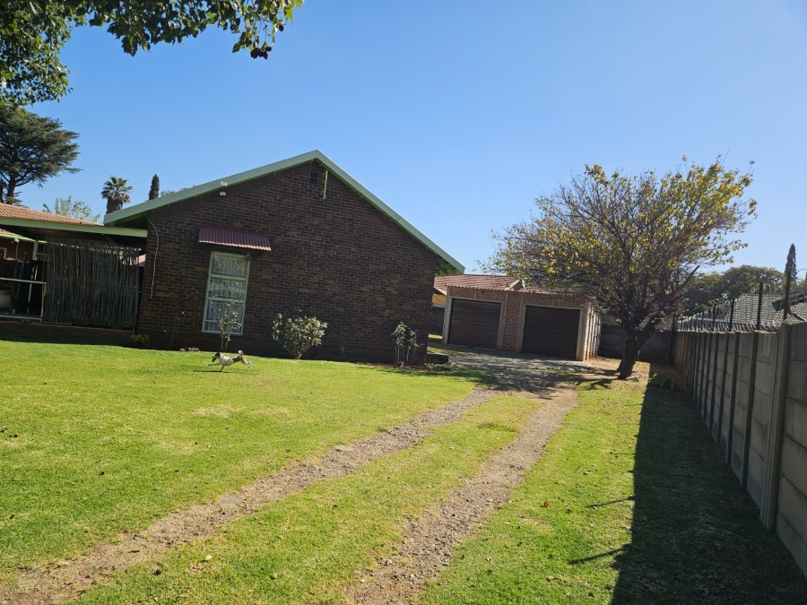 3 Bedroom Property for Sale in Crystal Park Gauteng