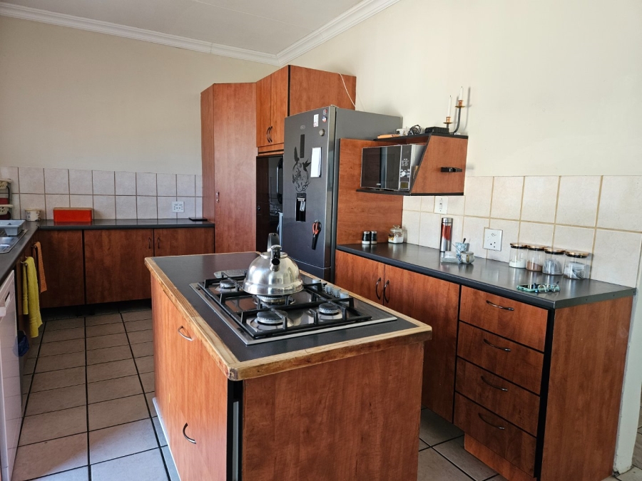 3 Bedroom Property for Sale in Crystal Park Gauteng