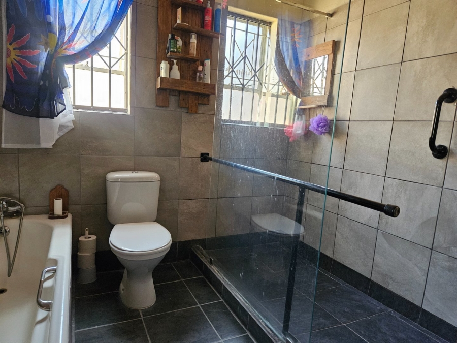 3 Bedroom Property for Sale in Crystal Park Gauteng